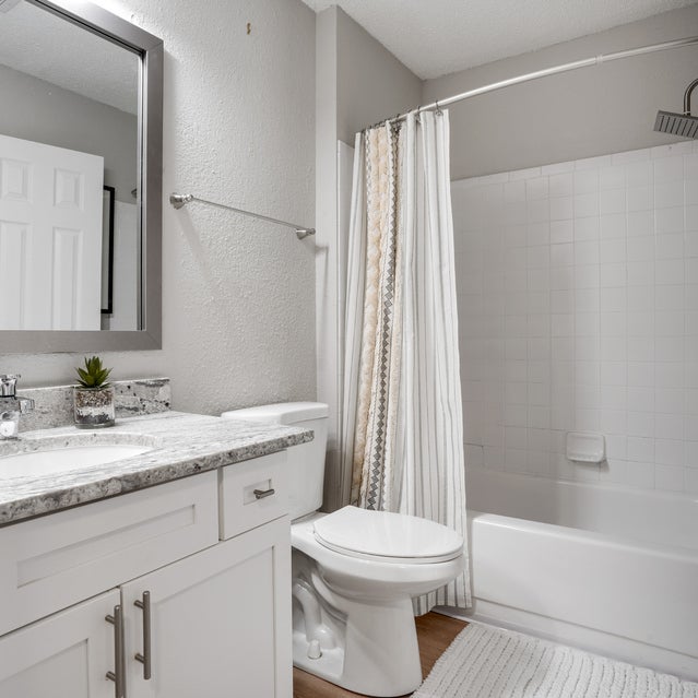 The Bailey Apartments - Bathroom