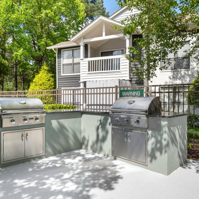 The Bailey Apartments - Grilling Stations