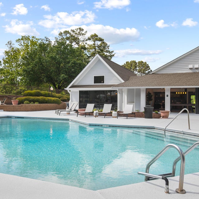 The Bailey Apartments - Swimming Pool with Lounge Seating